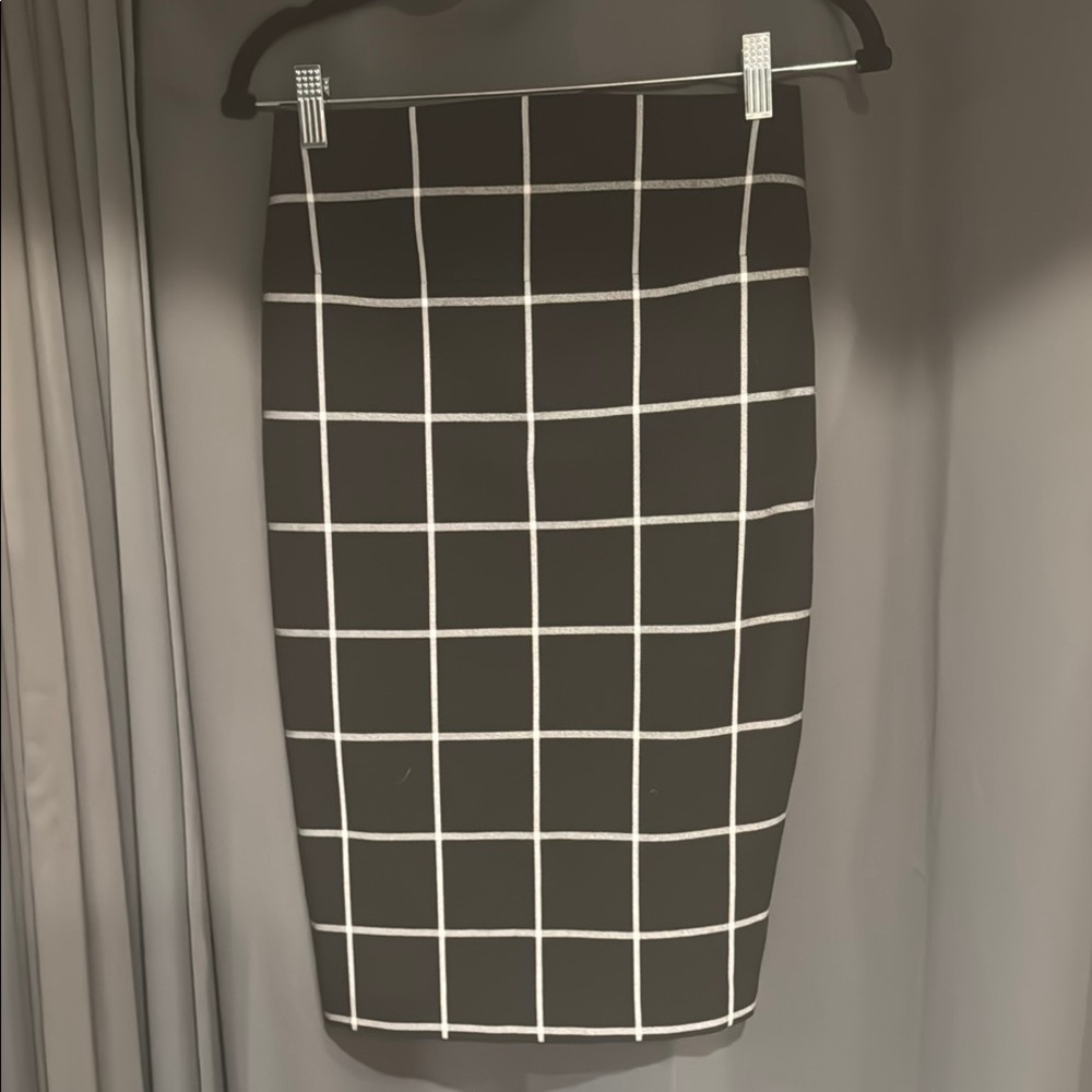 Black and White Grid Pencil Skirt